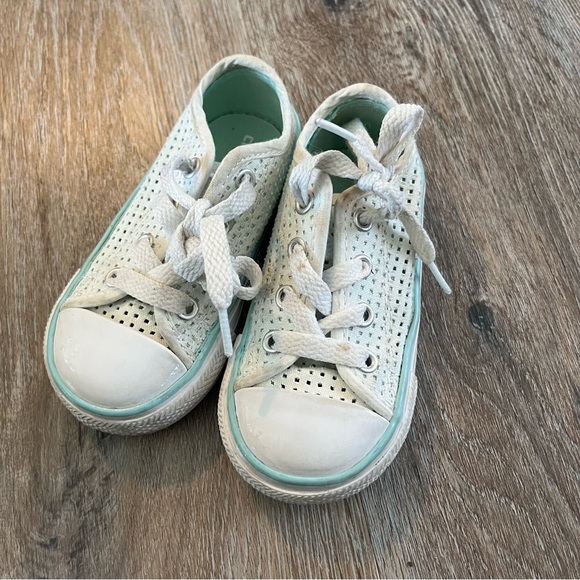 Converse shoes - Picture 2 of 6